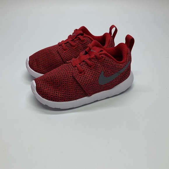 New Nike Roshe One Red Toddler Shoes - Picture 3 of 10
